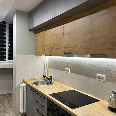 Mirrors * 兹雷尼亚宁