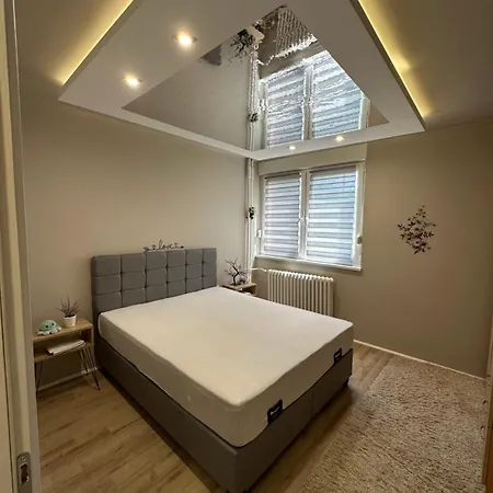 Mirrors Daire Beçkerek